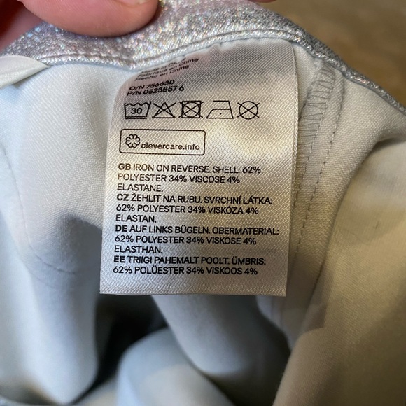 3/$12 H&M Galaxy Skirt - Picture 6 of 6